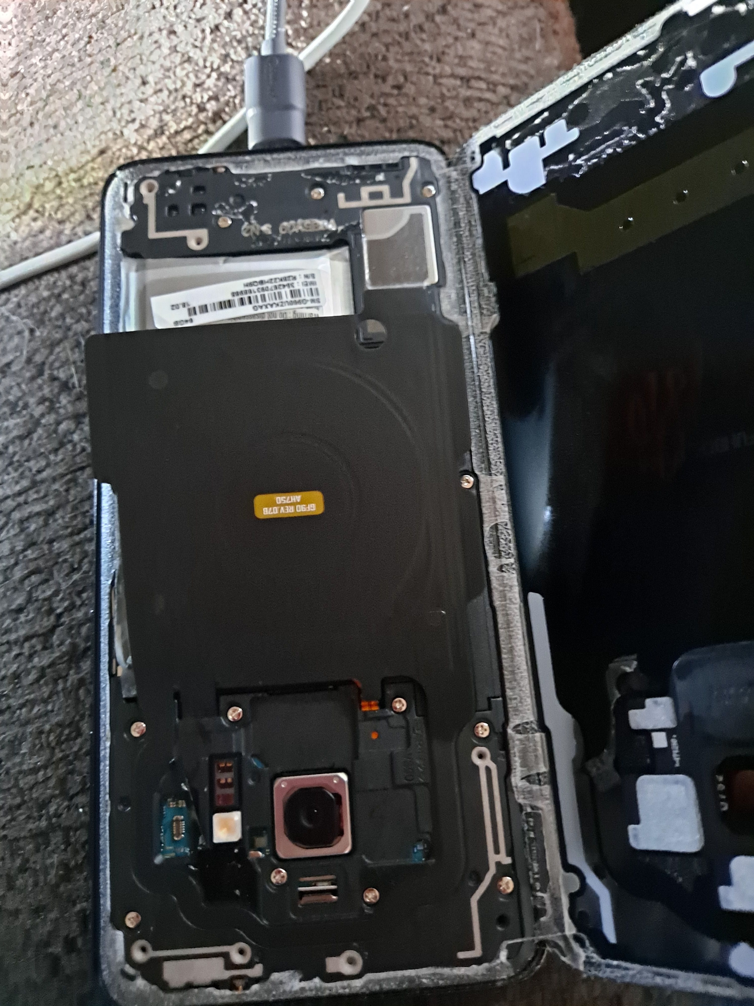 Solved: Battery enlarged/swelling - Samsung Community - 2628057