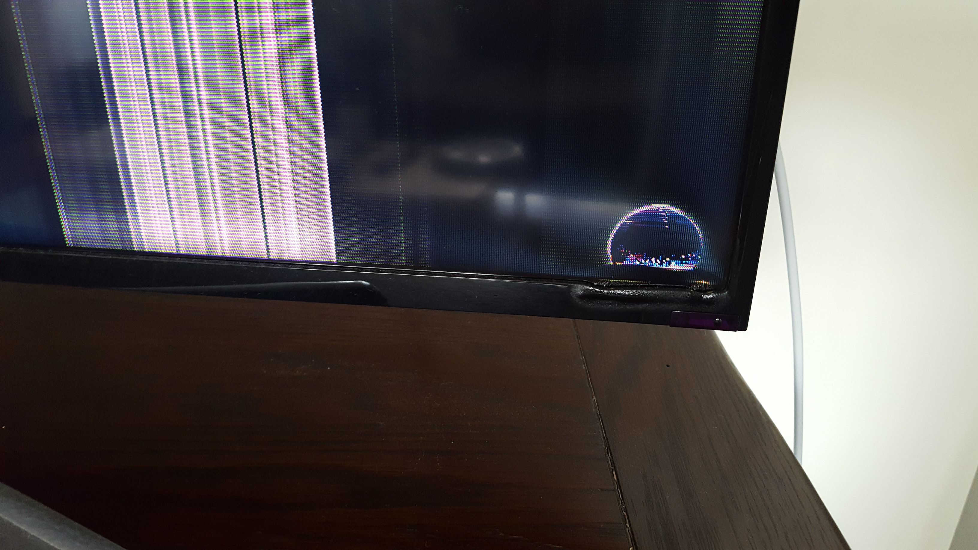 Solved Screen overheating and melting corner of TV 6300... Samsung