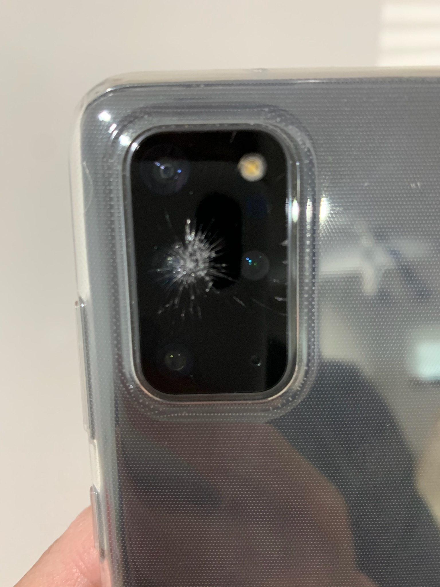 S20 plus broken rear camera glass - Samsung Community