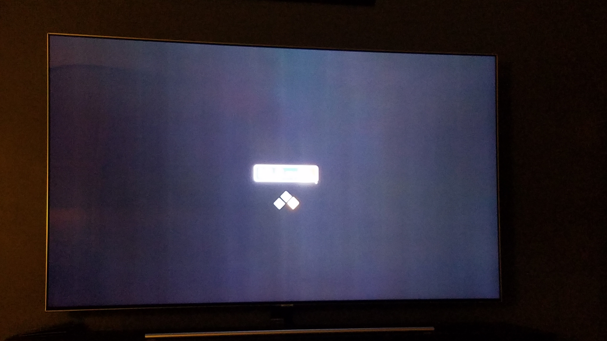 32ld555 пол экрана. LG 49 половина экрана. Идеальная середина экрана. Показывает половина экрана. Вторая половина черная. Экран без полей