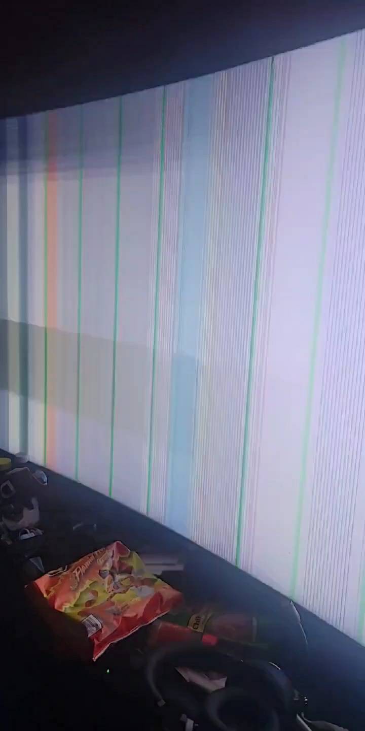 Solved: Q7C Glitching Vertical/Horizontal Lines On/Off - Samsung