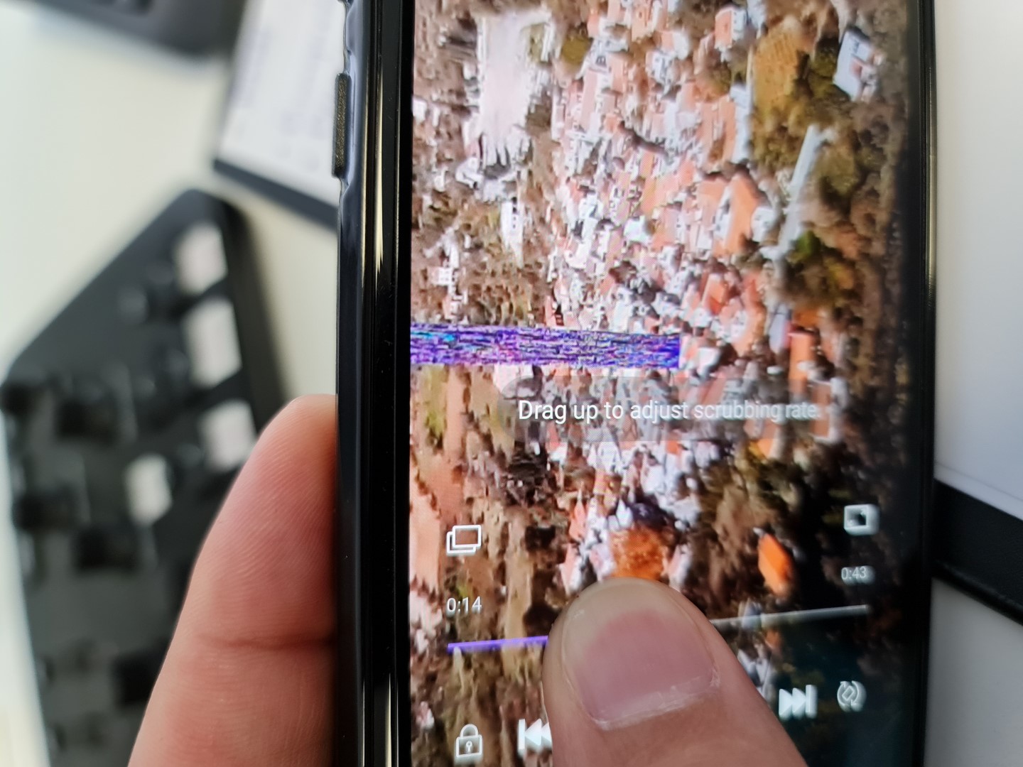 Note 20 Ultra Screen Glitches during video play an... Samsung
