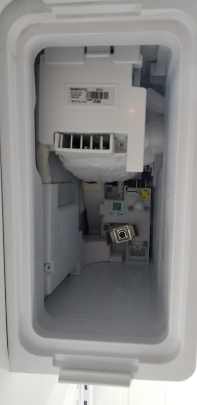 Solved: Ice Maker Keeps Freezing or Not Making Ice - Samsung Community ...