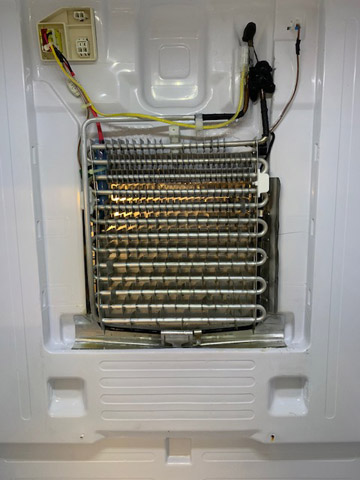 Solved: Refrigerator RF217 water leaking through screw hol... - Samsung ...